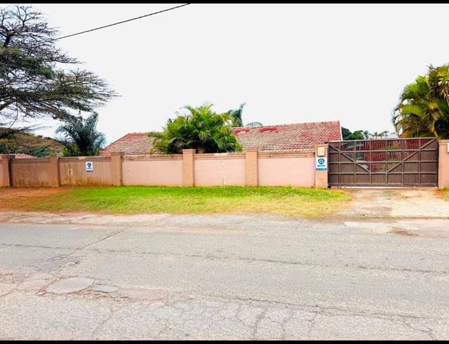 4 BEDROOM HOUSE FOR SALE IN YELLOWWOOD PARK